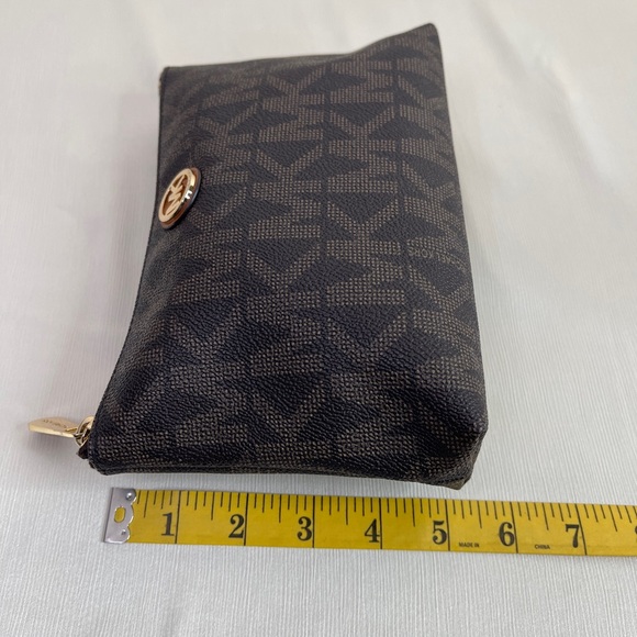 Michael Kors Women’s Small Clutch/Bag - Picture 13 of 17